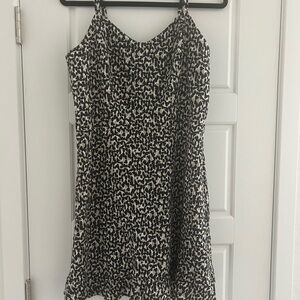 Old Navy Black and Cream Patterned Dress - Women’s Size L